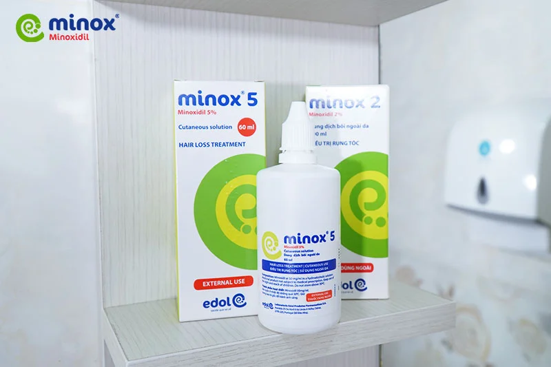 Minox ngăn rụng tóc và kích thích mọc tóc mới, cải thiện tuần hoàn máu đến da dầu, hỗ trợ quá trình tăng trưởng của nang tóc
