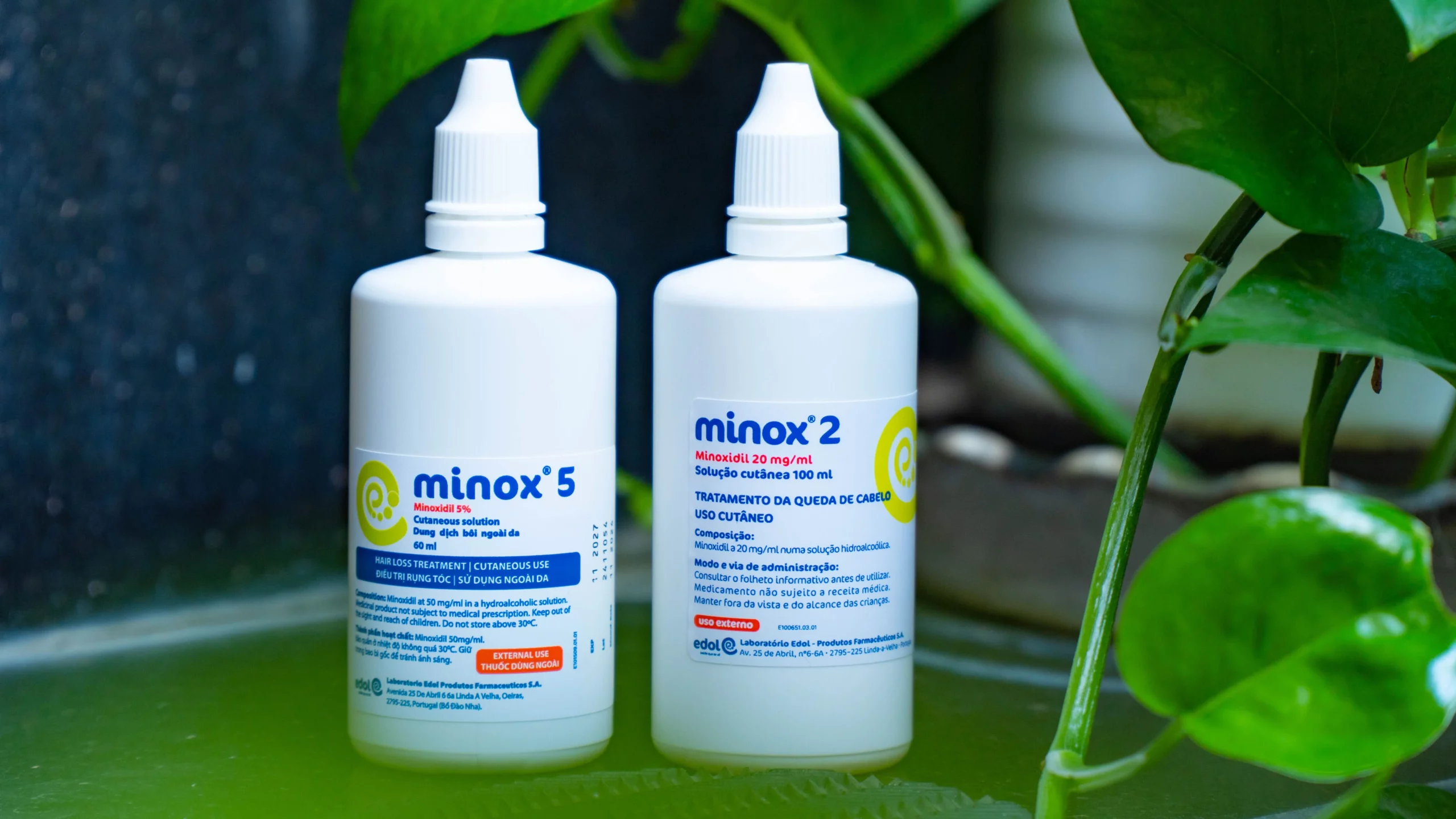 Minox 2 phù hợp cho da đầu nhạy cảm, trong khi Minox 5 dành cho những trường hợp rụng tóc nặng hơn, cần sự can thiệp mạnh mẽ hơn