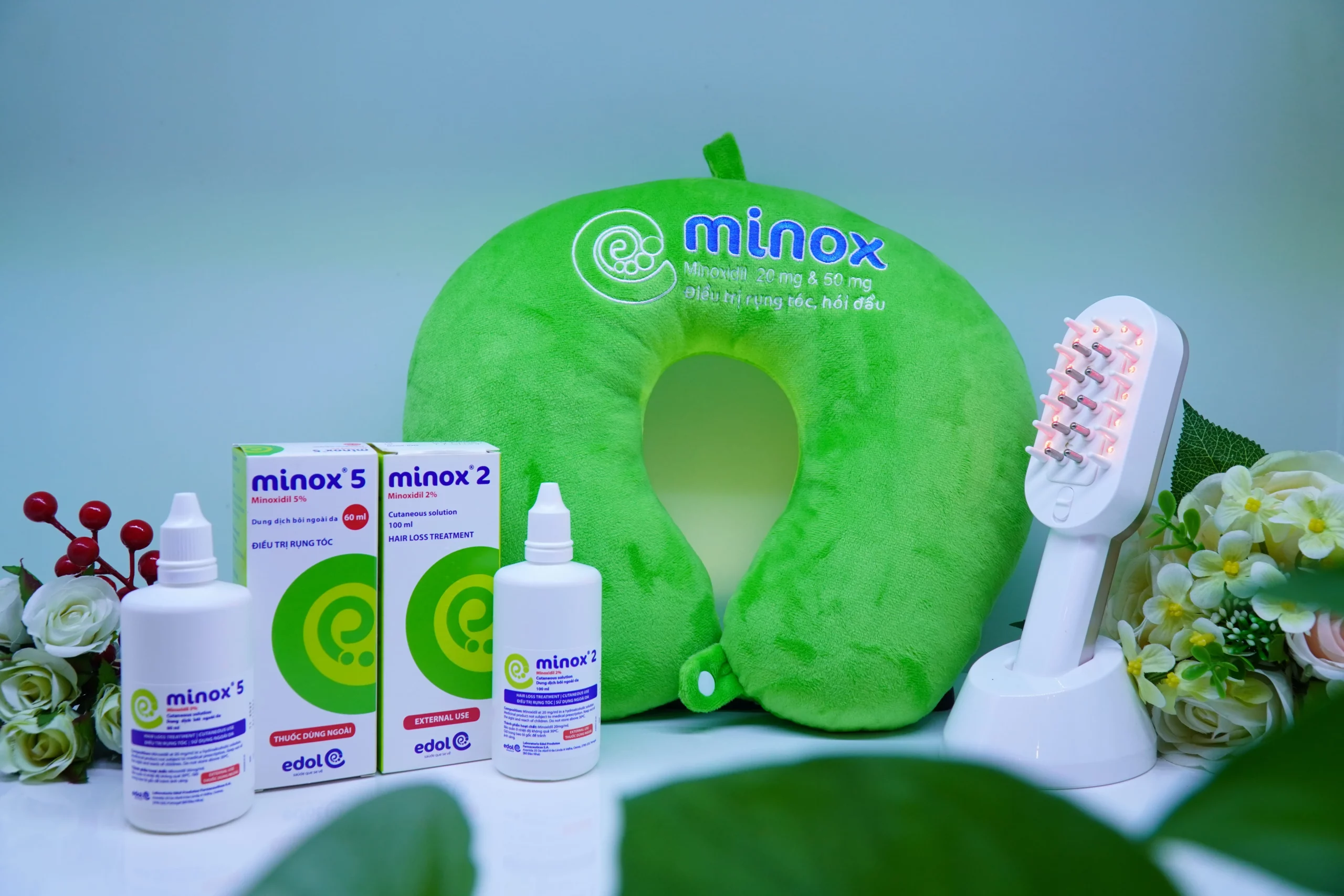 Với hoạt chất chính là Minoxidil, Minox làm giãn mạch, tăng cường lưu thông máu và cung cấp dưỡng chất trực tiếp đến nang tóc